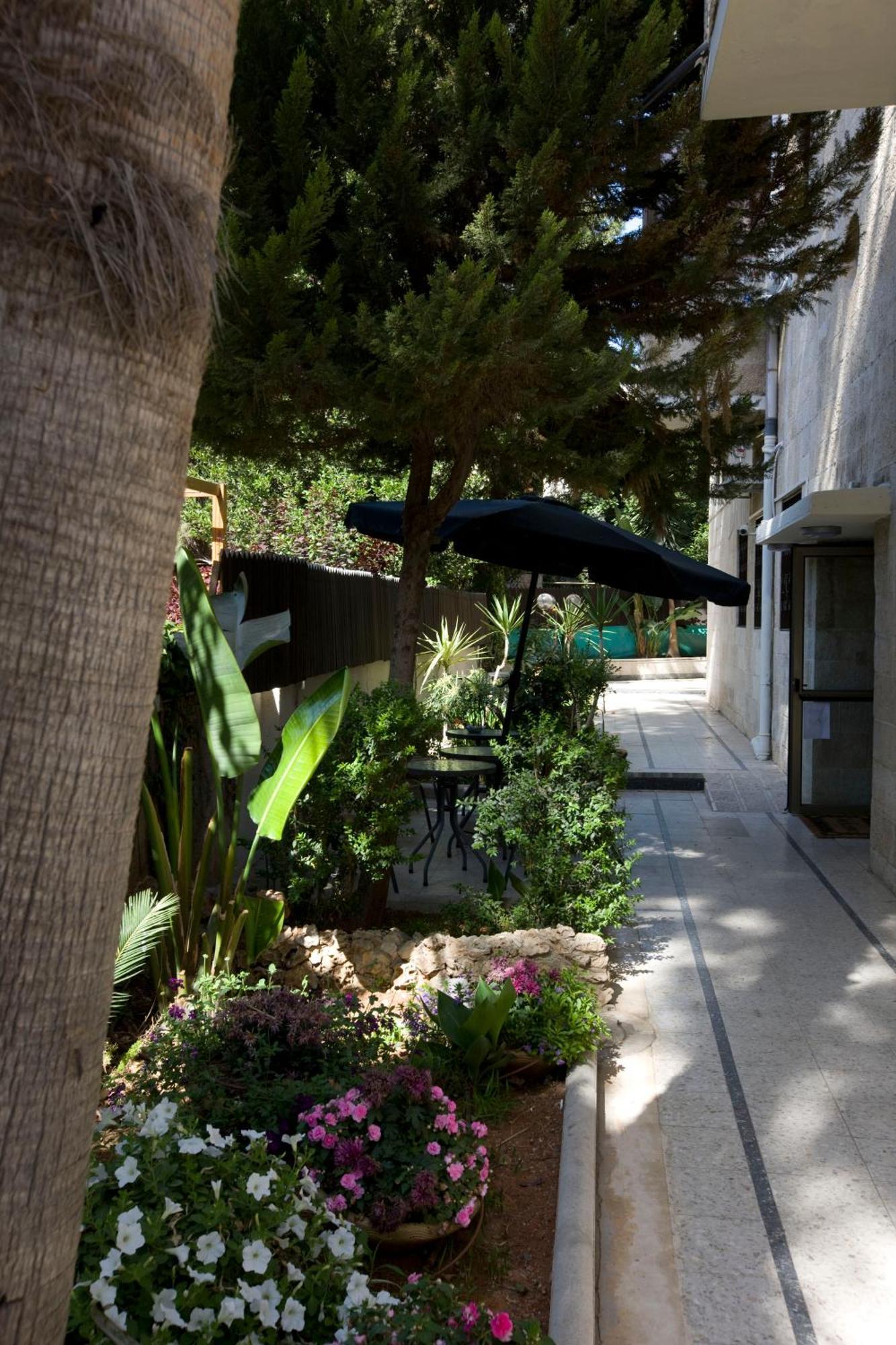 Hotel A Little House In Rechavia à Jérusalem Extérieur photo
